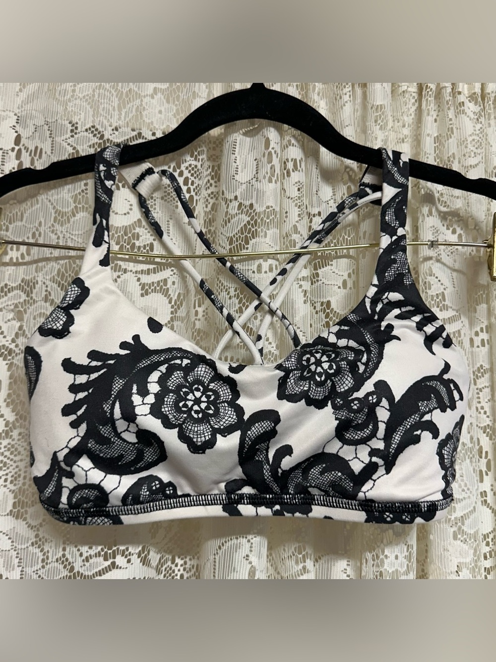 Lululemon Free To Be Strappy Back Floral Lace Bra